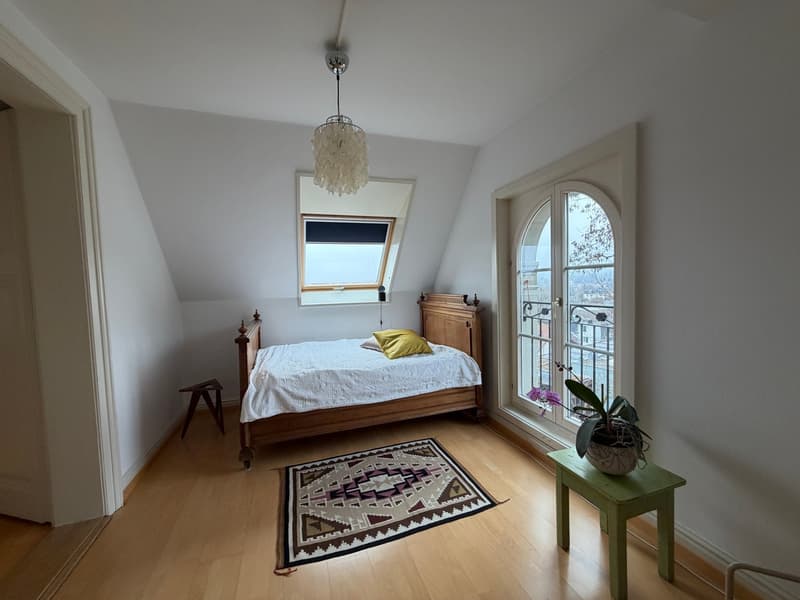 Charming 4.5-room attic apartment in historic Bern (5)