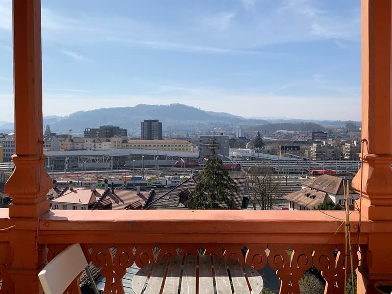 Charming 4.5-room attic apartment in historic Bern (1)