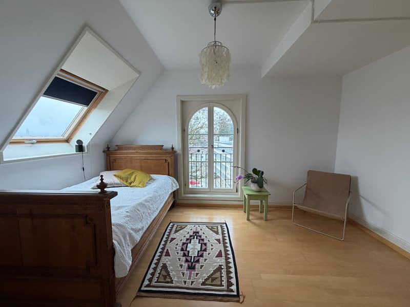 Charming 4.5-room attic apartment in historic Bern (4)