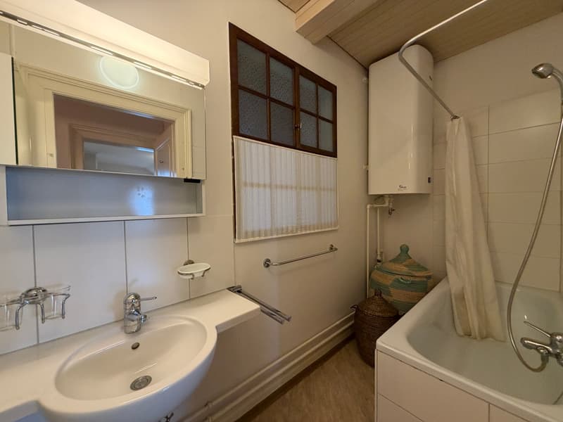 Charming 4.5-room attic apartment in historic Bern (8)