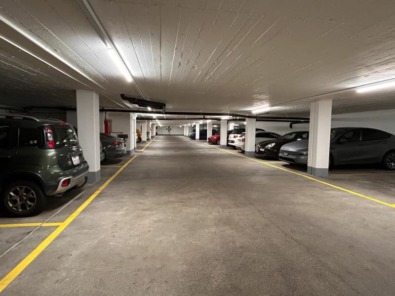 Einstellhallenplatz im Stadtteil V - Breitenrain-Lorraine (3)