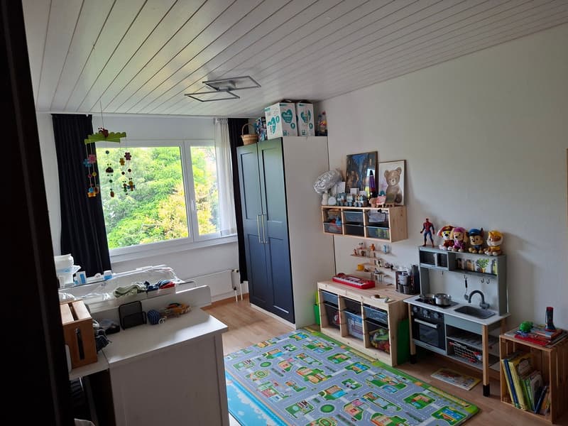 Ampio appartamento di 4.5 locali in una zona tranquilla (7)