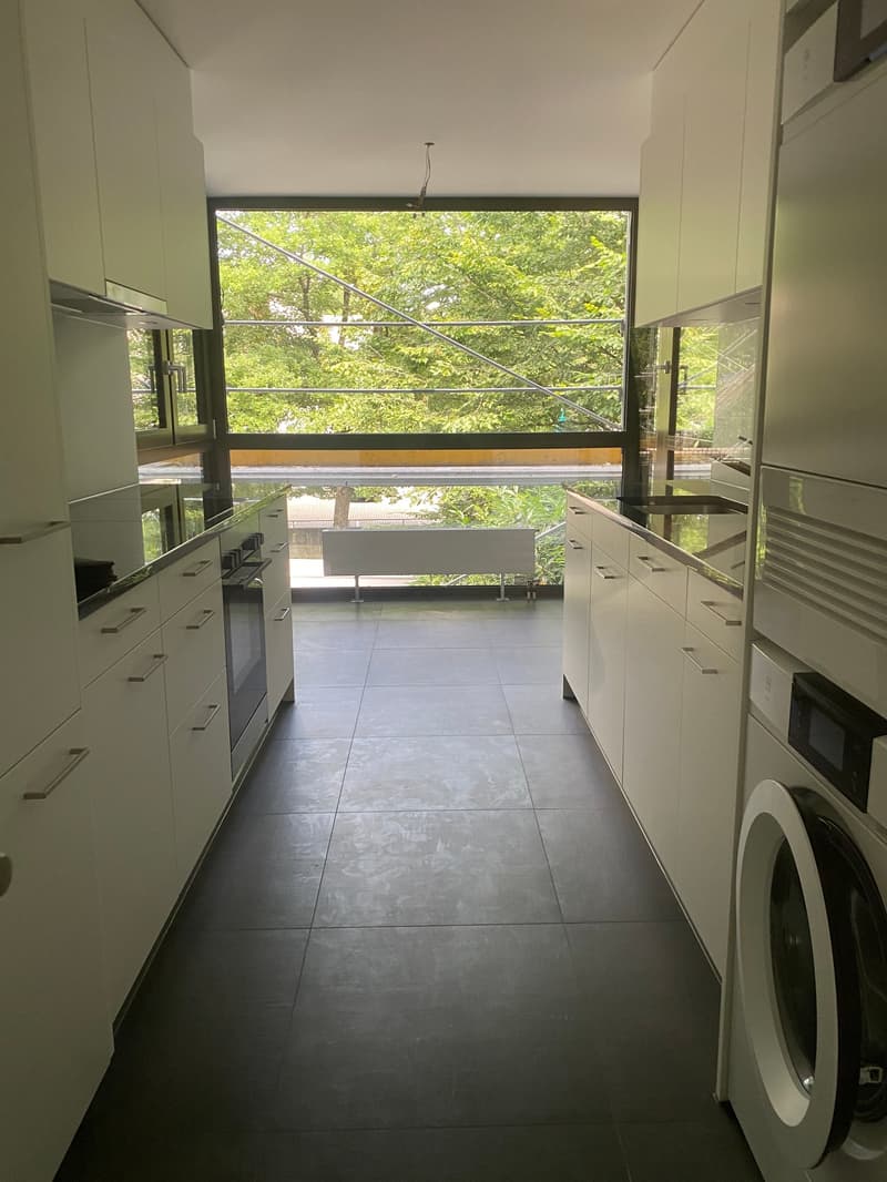 Sanierte 2.5-Zimmerwohnung in Bern (3)