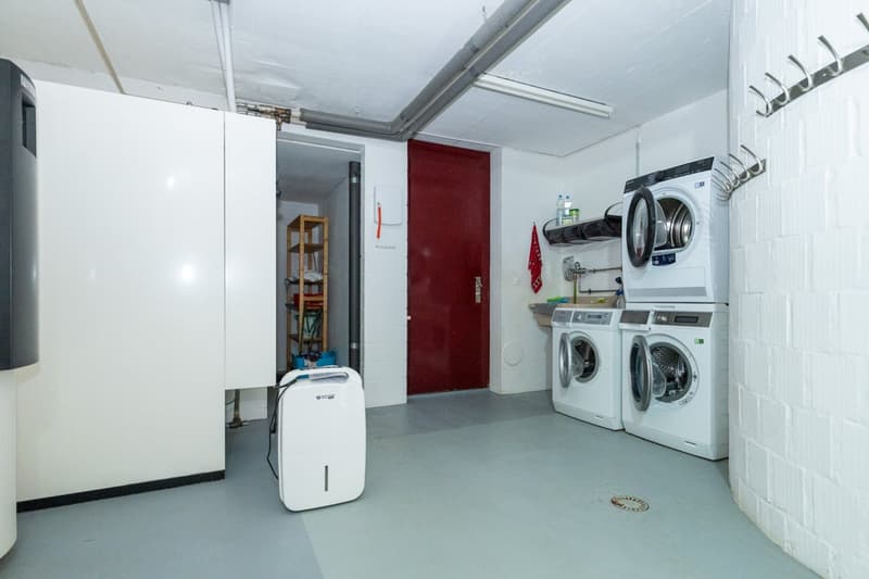 Grüne Oase mit traumhafter Fernsicht - 5.5 Zimmer-Haus in Worb (13)