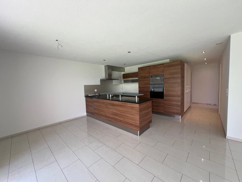 Appartement moderne 3 pièces avec jardin et espace de stationnement ESH dans un environnement calme (2)
