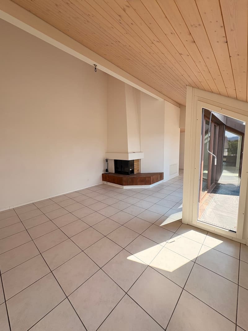 Appartement mansardé charmant et abordable avec cheminée, calme et pourtant central (6)