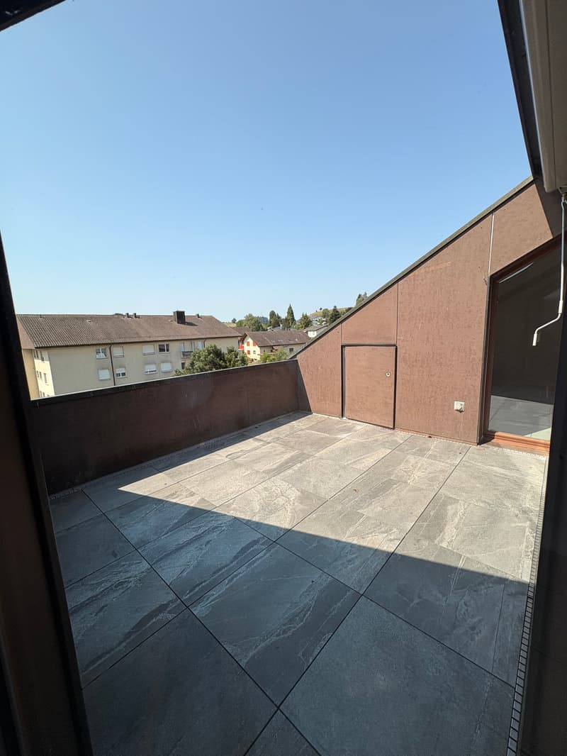 Appartement mansardé charmant et abordable avec cheminée, calme et pourtant central (9)