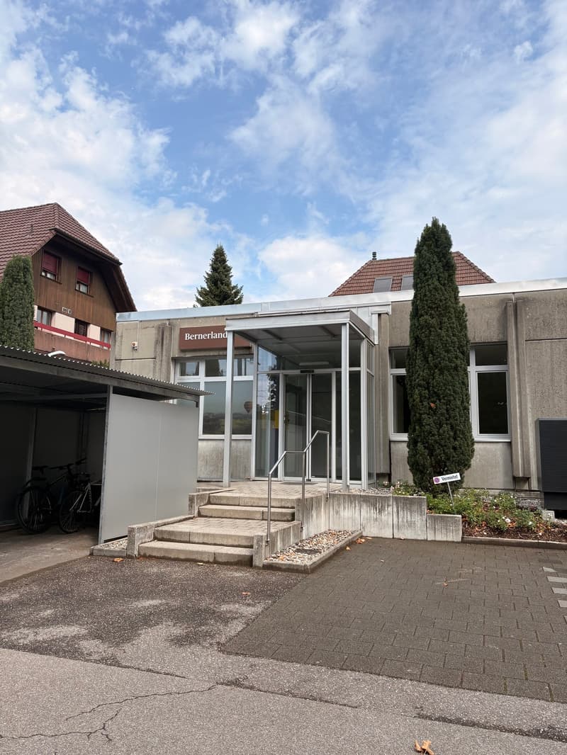 Aussergewöhnliche Wohnung mit viel Platz und Nutzungsmöglichkeiten (23)