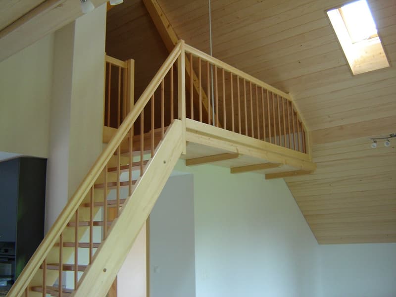 Charmante 2.5-Zimmer-Dachwohnung mit Galerie in Dürrenroth (3)