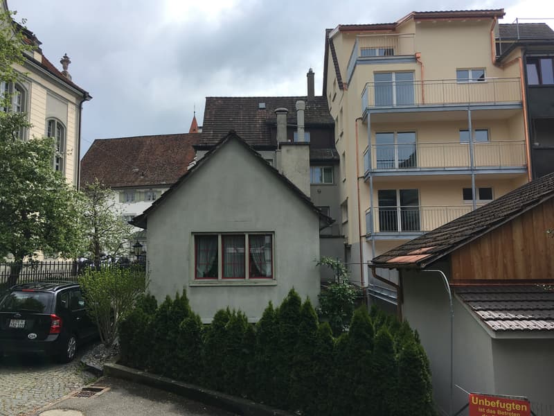 2019 neu ausgebaute Wohnungen neben Rathaus mit Balkonen und Mittags-/Abendsonne