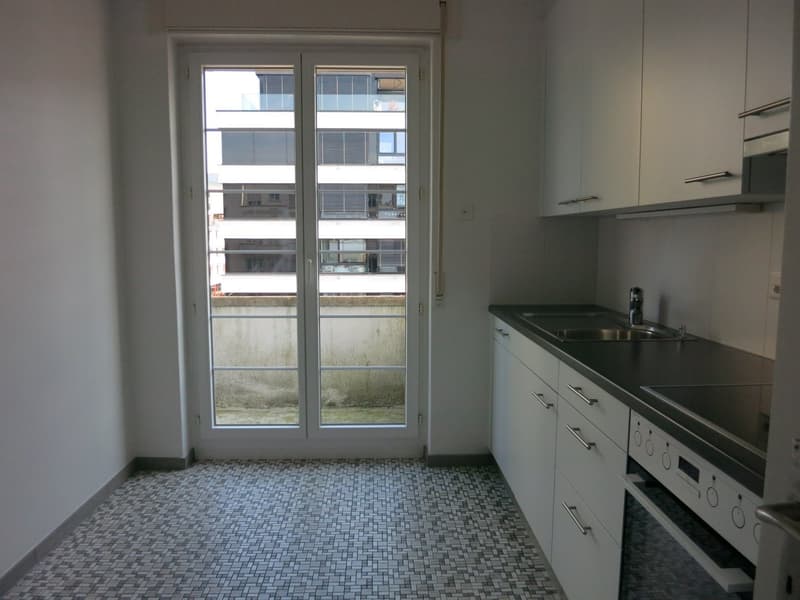 Küche mit Balkon