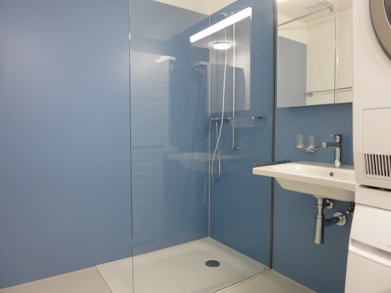Badezimmer mit Dusche