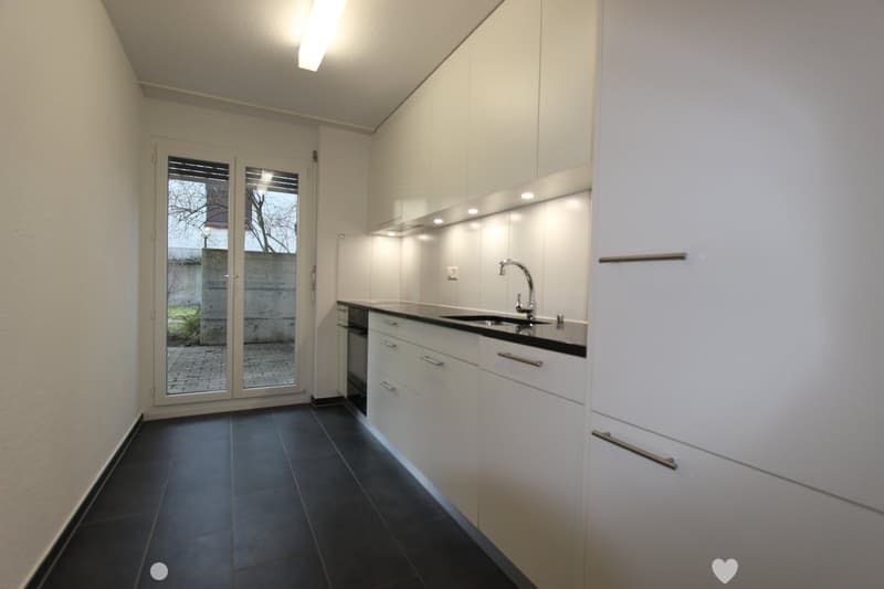Küche mit Gartenzugang