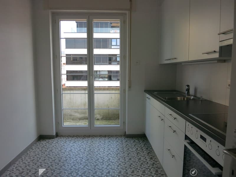 Küche mit Balkon