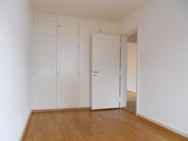 Charmant appartement 3.5 pièces avec balcon à Biel (4)