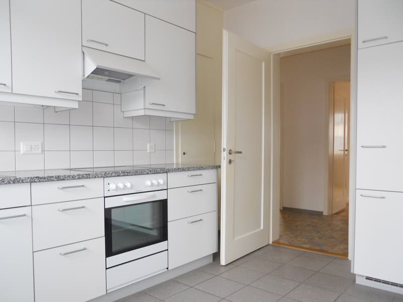 Charmant appartement 3.5 pièces avec balcon à Biel (3)