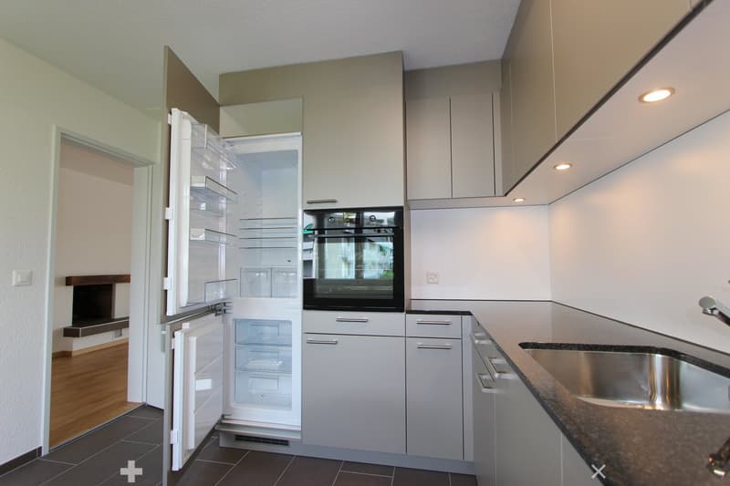 Frisch sanierte 4.5-Zimmer-Wohnung mit Balkon und Cheminée (5)