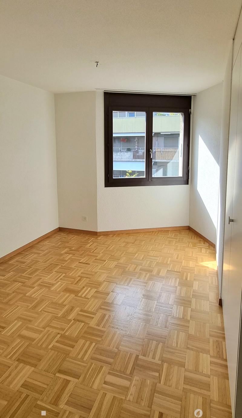 Grosszügige 4.5-Zimmer-Wohnung mit Balkon (6)
