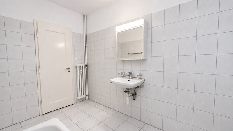 Badezimmer mit Badewanne