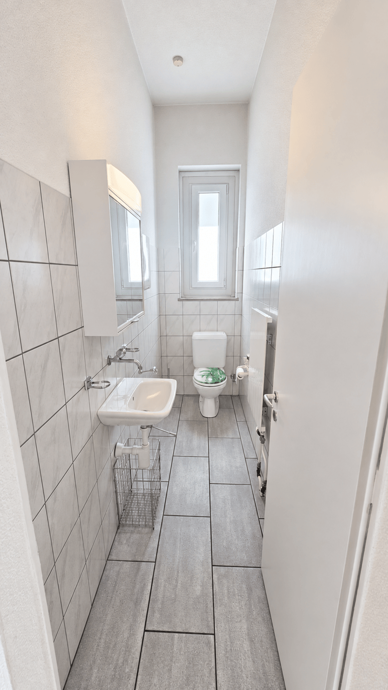 WC-Anlage im Erdgeschoss