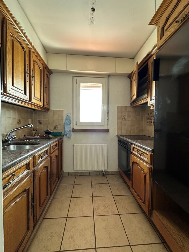 Charmante 3.5-Zimmer-Wohnung mit grossem Balkon und schöner Aussicht in Biel (10)