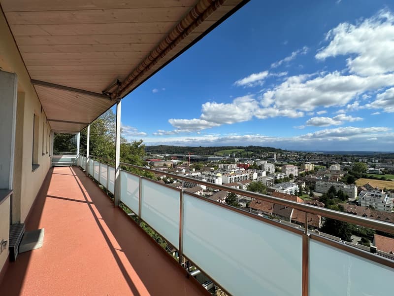 Charmante 3.5-Zimmer-Wohnung mit grossem Balkon und schöner Aussicht in Biel (9)