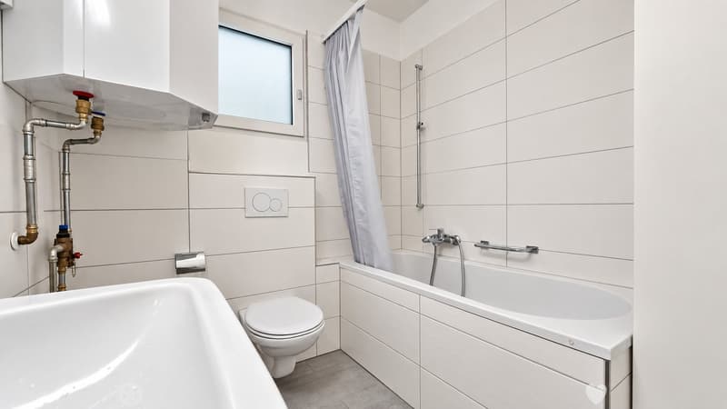 Badezimmer mit Badewanne