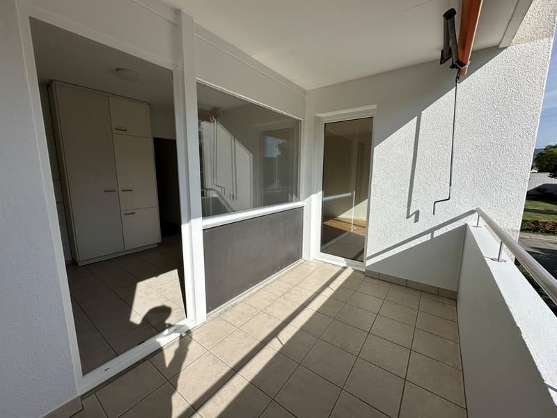 Sanierte helle 3.5-Zimmer-Wohnung mit Balkon und Seesicht (14)