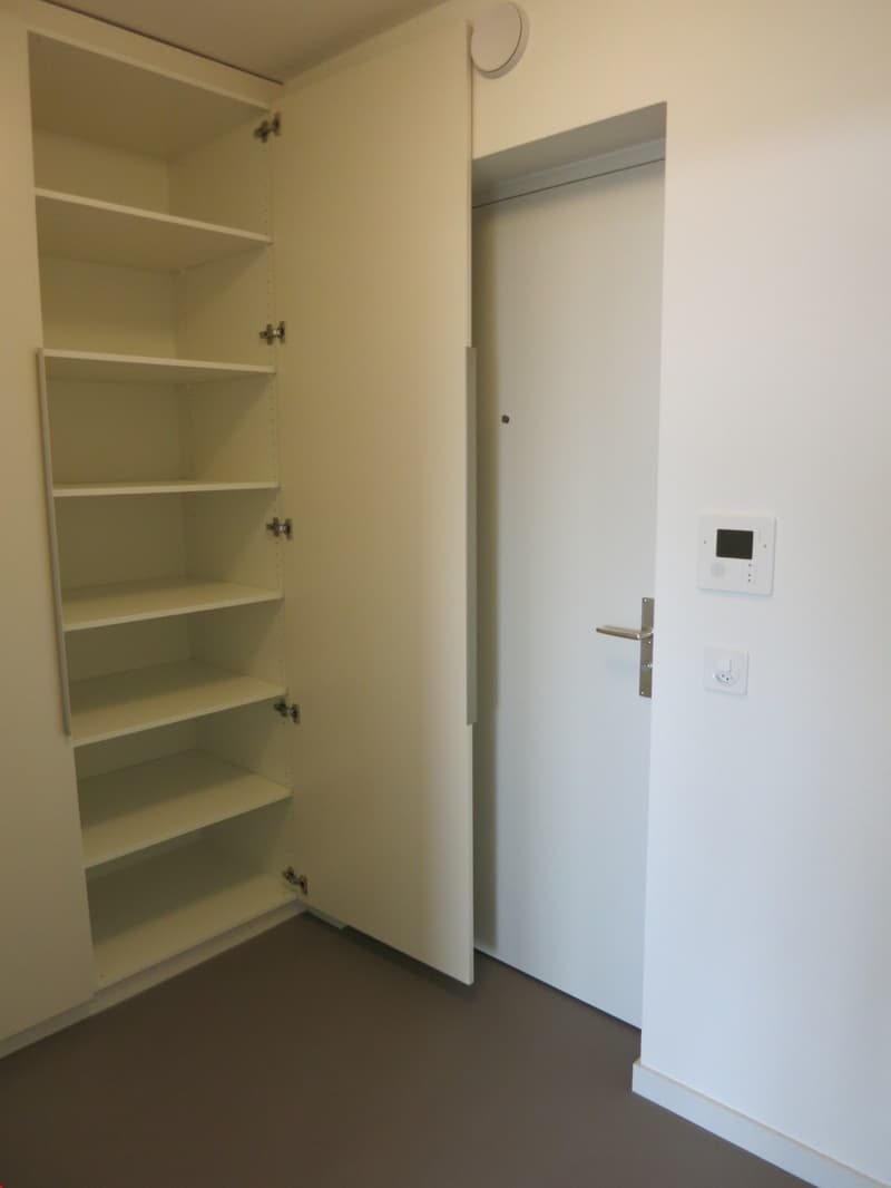 Entrée mit Garderobe