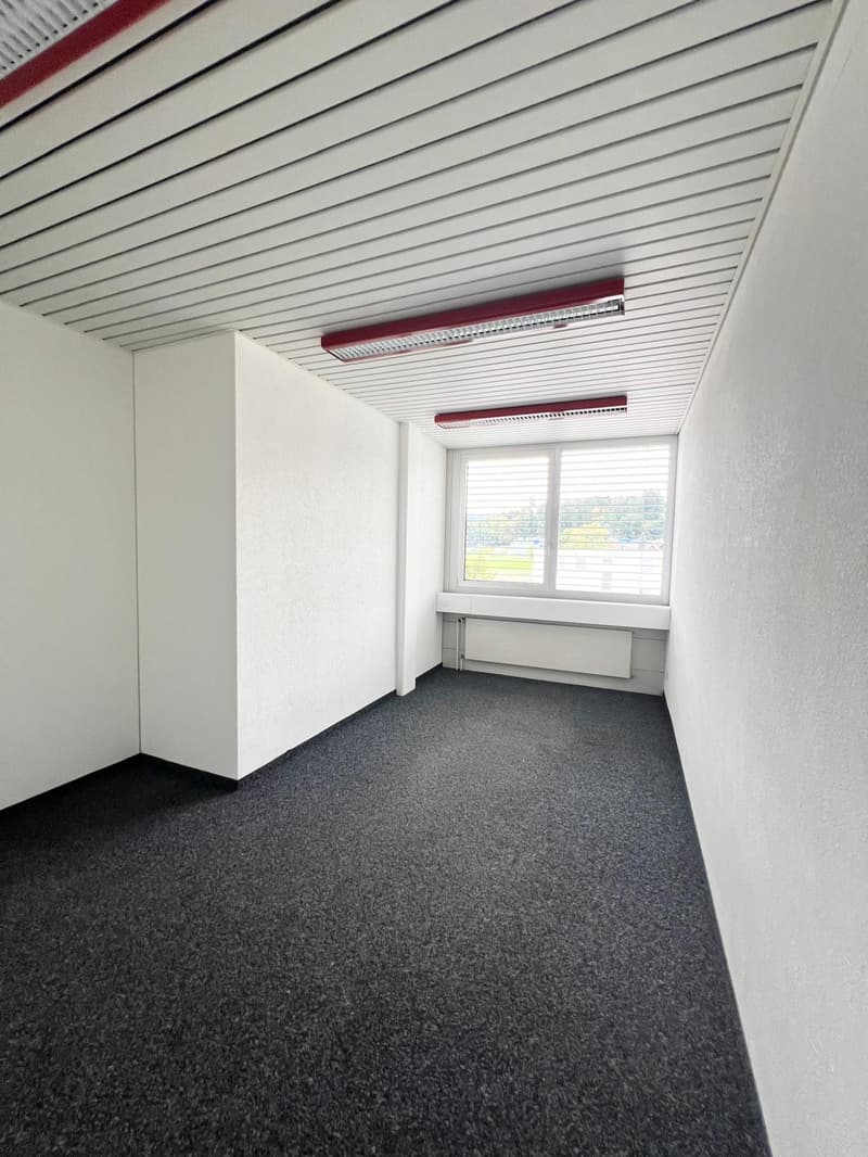 Moderne Büroräume mit Weitsicht + Leuchtreklame an der A1 – Ihre Firma täglich sichtbar! (21)