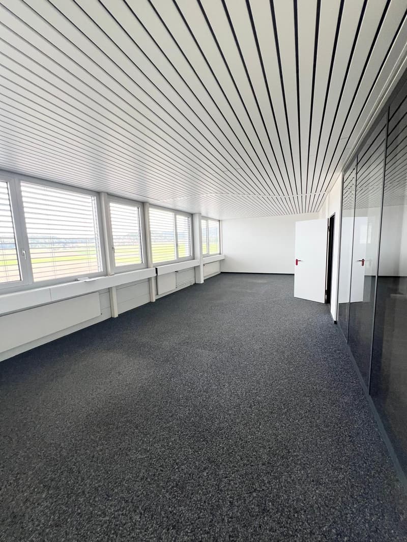 Moderne Büroräume mit Weitsicht + Leuchtreklame an der A1 – Ihre Firma täglich sichtbar! (15)