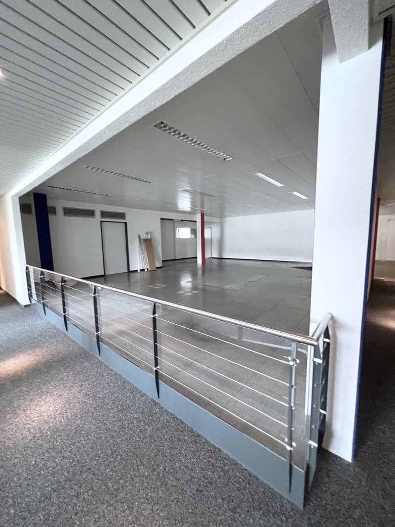 Moderne Büroräume mit Weitsicht + Leuchtreklame an der A1 – Ihre Firma täglich sichtbar! (13)