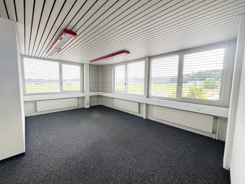 Moderne Büroräume mit Weitsicht + Leuchtreklame an der A1 – Ihre Firma täglich sichtbar! (18)