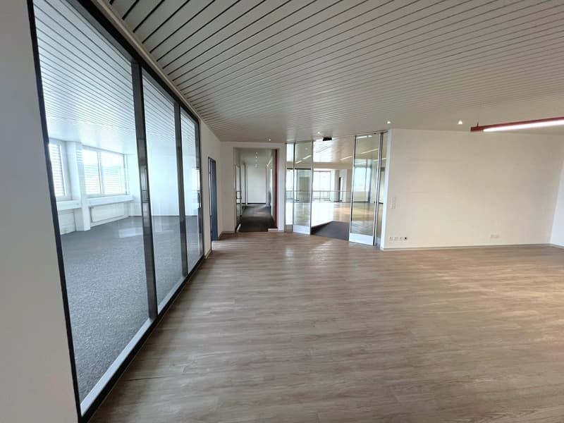 Moderne Büroräume mit Weitsicht + Leuchtreklame an der A1 – Ihre Firma täglich sichtbar! (9)