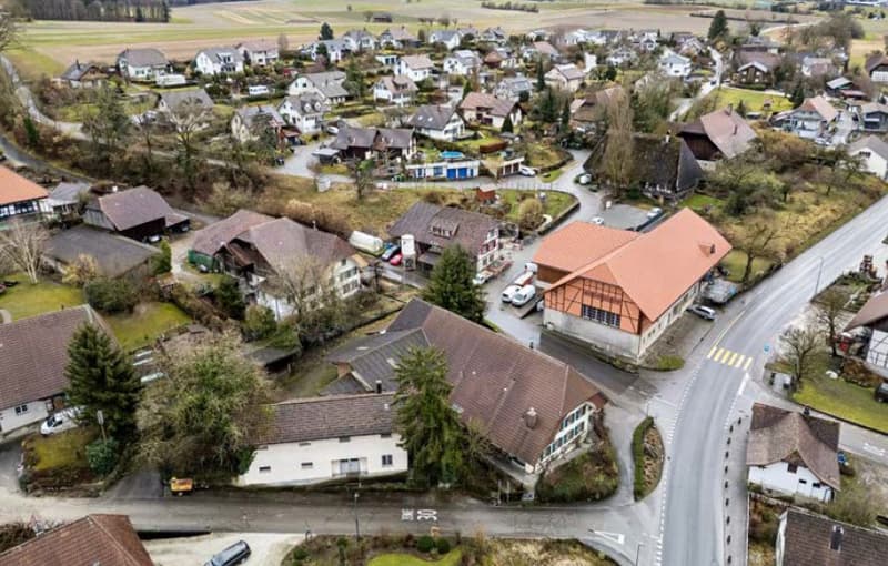 Altbauwohnung im 1. Obergeschoss in Fräschels (2)