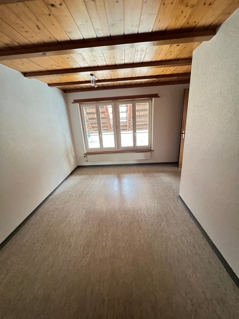 Kleines Zimmer neben Schlaf- und Badezimmer