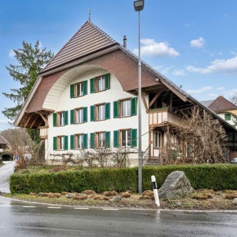 Altbauwohnung im 1. Obergeschoss in Fräschels (1)