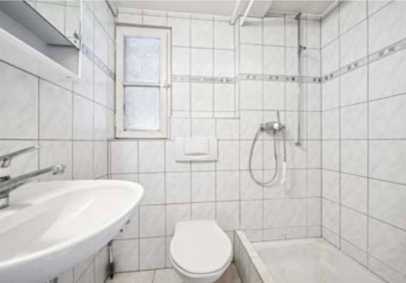 Altbauwohnung im 1. Obergeschoss in Fräschels (15)