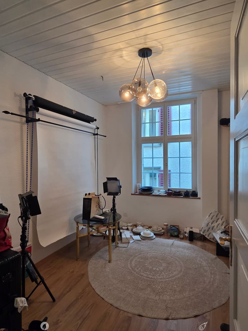 Stilvolle 5-Zimmerwohnung mit Altbaucharme im Herzen von Interlaken (4)