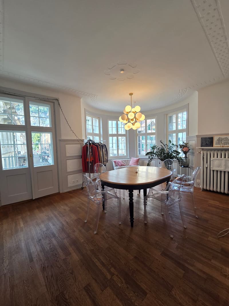 Stilvolle 5-Zimmerwohnung mit Altbaucharme im Herzen von Interlaken (14)