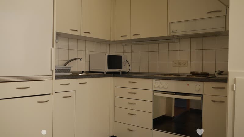 Charmante Wohnung mit Balkon direkt im Zentrum von Interlaken (3)