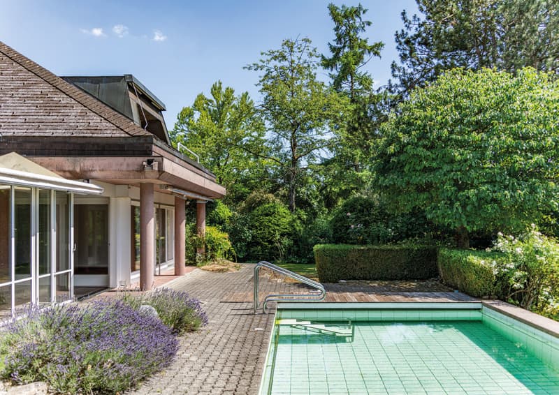 Repräsentative Villa mit Pool und separater 2½-Zimmer-Einliegerwohnung in Muri (3)