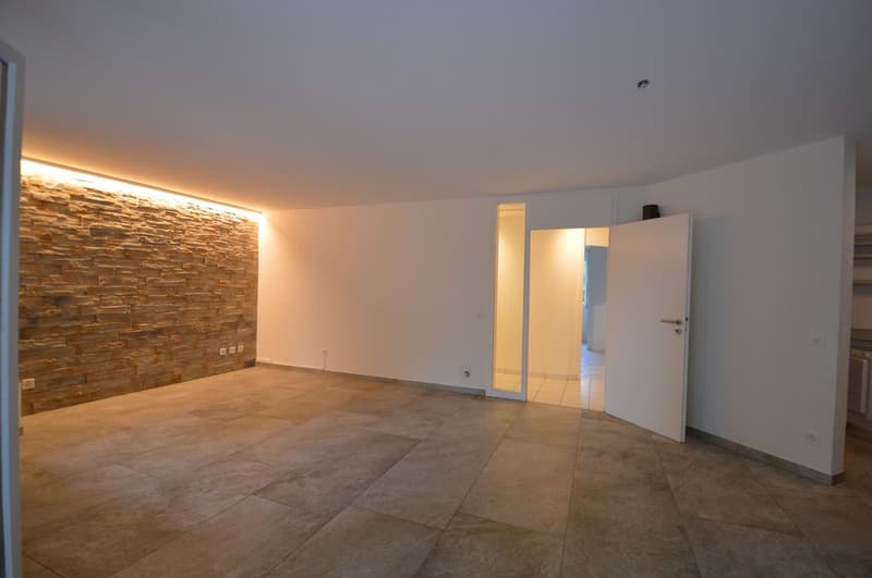 Wunderbare 3.5-Zimmer-Wohnung mit Garten (8)