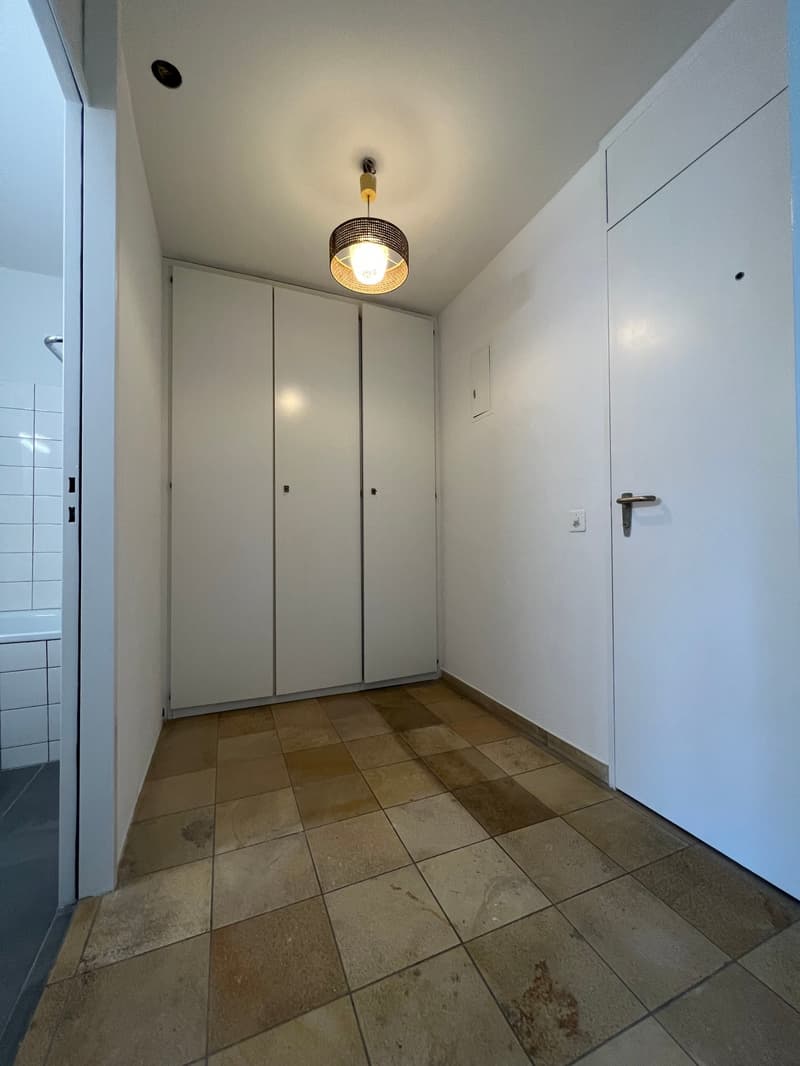 Entrée mit Einbauschrank