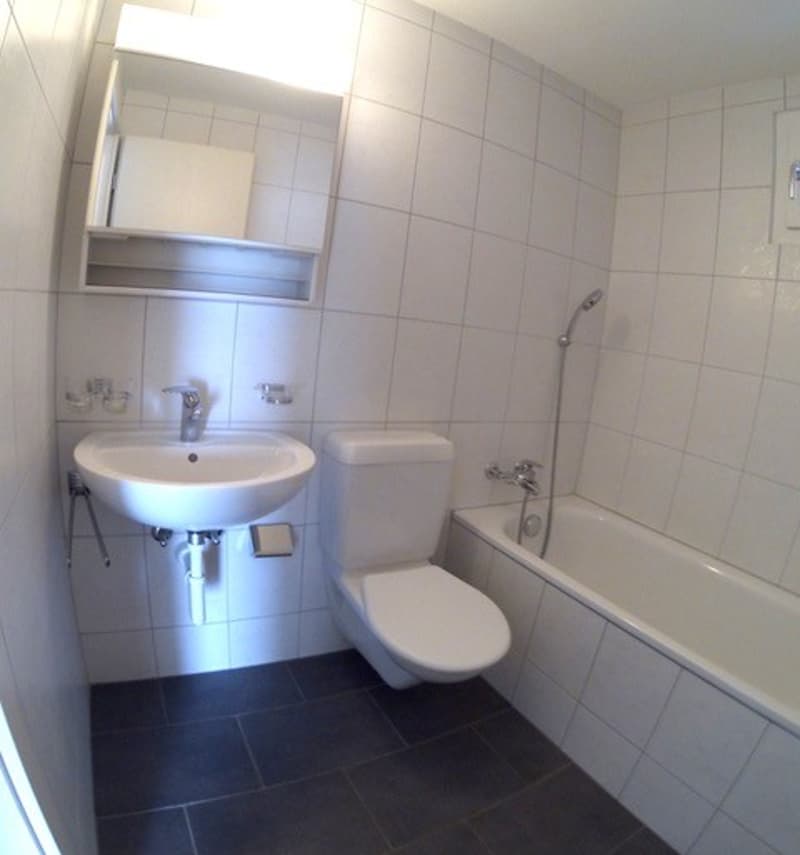 Bad mit WC Badewanne