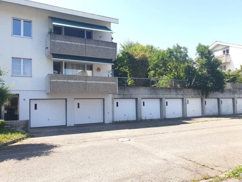 Zufahrt zu den Garagen