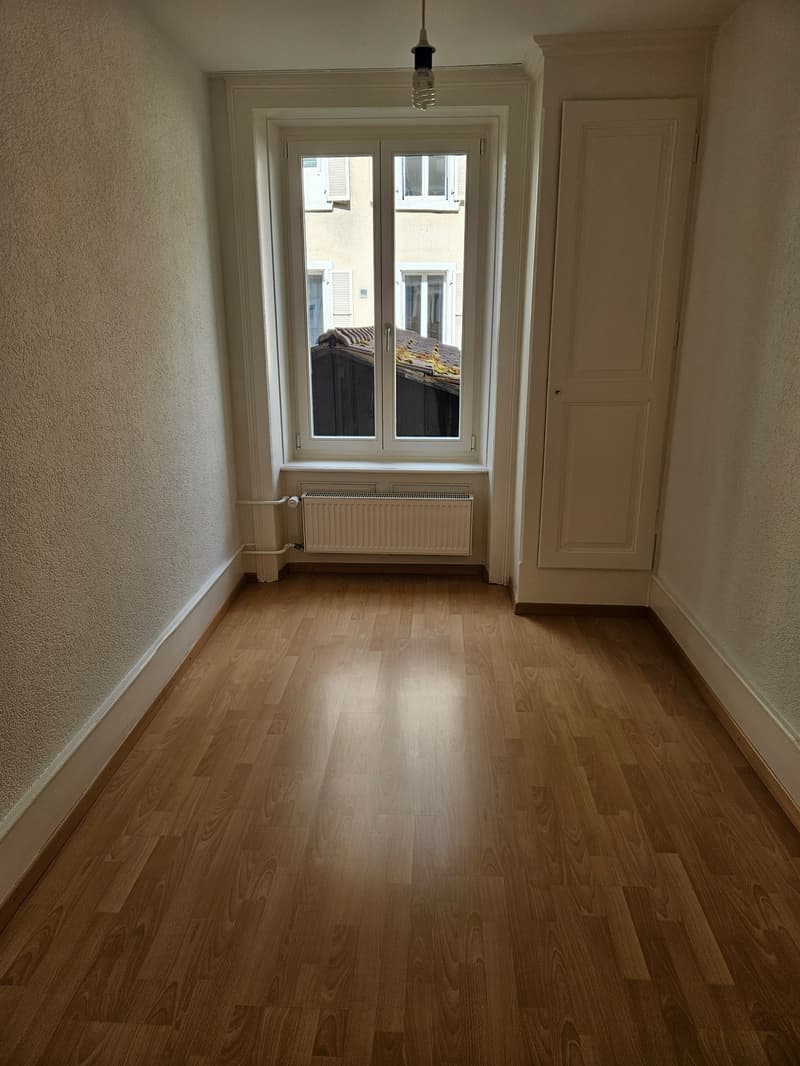 Charmante 3-Zimmer-Altbauwohnung mit Balkon in Biel/Bienne (9)