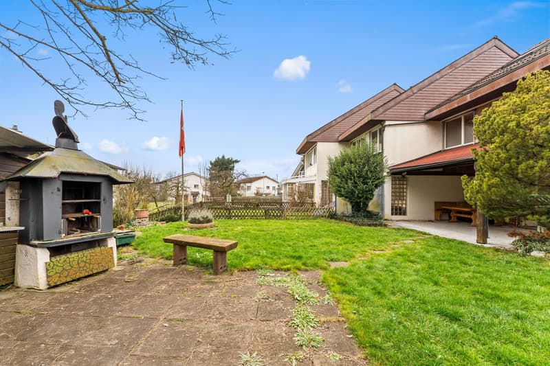 Reiheneckhaus mit grossem Garten und viel Gestaltungspotenzial (12)