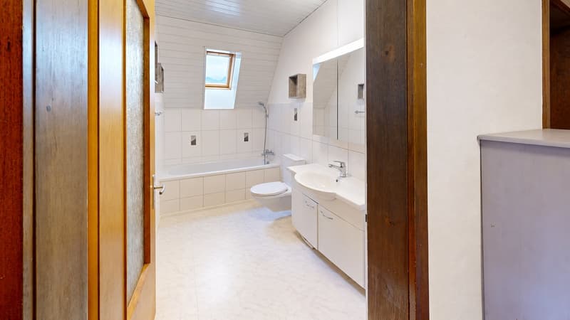 Charmante 5-Zimmer-Maisonette-Wohnung in Leuzigen – Ruhig, familienfreundlich und stilvoll! (8)