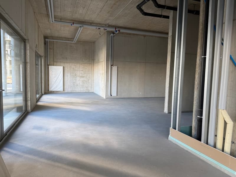 Superficie commerciale di ca. 78,70 m2, adattabile secondo le esigenze del locatario! (2)